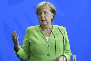Merkel'den 'iki devletli çözüm' vurgusu