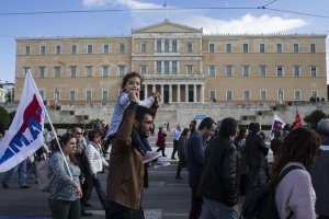 Yunanistan'da genel grev hayatı olumsuz etkiledi