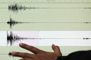 Endonezya'da 6,5 büyüklüğünde deprem