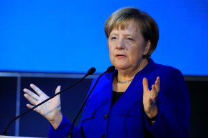 Merkel'den May'in istifa kararına tepkiler
