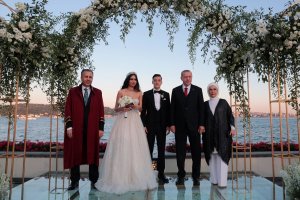 Cumhurbaşkanı Erdoğan Mesut Özil‘in nikah şahidi oldu