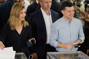 Ukrayna'daki erken genel seçimde Zelenskiy'in partisi birinci oldu