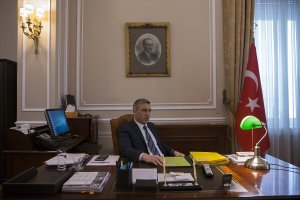 Türkiye'nin Atina Büyükelçisi Burak Özügergin: Türkiye'ye parmak sallanmaz