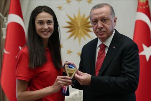 Cumhurbaşkanı Erdoğan dünya şampiyonu Yaman'ı kabul etti