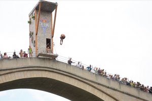  Cliff Diving Dünya Serisi kapsamında Mostar Köprüsü'nde heyecan yaşandı