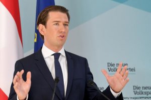 Avusturya'da Haç kalıyor, başörtüsü yasaklanıyor