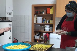DİTİB camisinden ihtiyaç sahiplerine yemek yardımı kampanyası