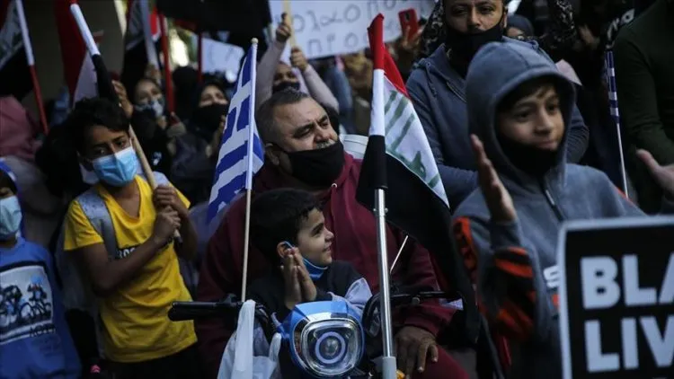 Yunanistan'da sığınmacılar (AB) ofisin  önünde gösteri düzenledi