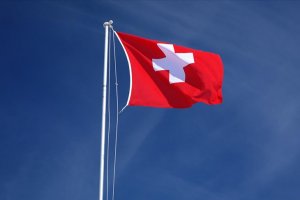 İsviçre’de peçe yasağı kabul edildi