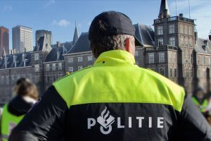 Hollanda Parlamentosuda, bomba tehdidi 