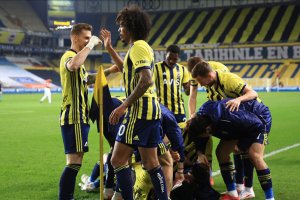 Fenerbahçe dört maç sonra 1'den fazla gol 