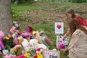Kanada'daki terör saldırısında hayatını kaybeden aile için anma töreni