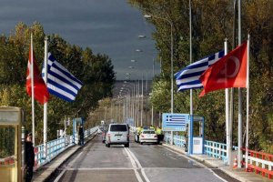 Yunanistan sınır kapıları yeniden hizmet vermeye başladı