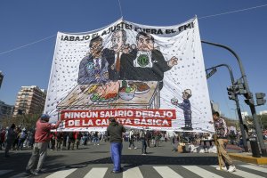 Arjantin'de binlerce kişi istihdam ve sosyal yardım talebi için yürüdü