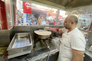 Edirne'de ciğer ustaları siparişlere yetişemiyor