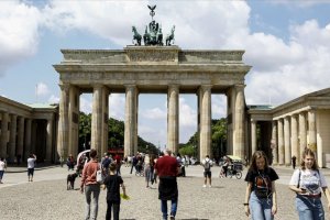 Almanya, Virüs vaka artışlarını kontrol altına almaya çalışıyor