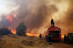 Yunanistan'da 19 Ağustos'ta başlayan orman yangınları durmak bilmiyor