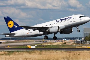 Lufthansa, yüzlerce uçuşu iptal etti