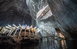 Romanya'nın Kaldeşti kasabasında bulunan Salina Turda, sadece dünyanın en büyük
