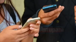Kanada'da yapılan araştırma, gençlerin sosyal medyada geçirdiği zaman ile depresyona