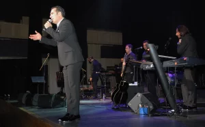 Arnhem şehrinde yeni yapılan Musis Sacrum salonunda Mystiek Prductions’ın organize