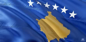 Kosovalı Sırplar, ülkenin kuzeyinde Sırbistan ile olan sınır geçişlerini kapatırken,