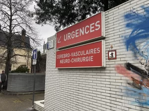 Ülkedeki hastanelerin önemli bir kısmında acil servislerdeki personel eksikliği, yoğunluğun