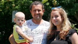 İlçeye ilk olarak 14 yıl önce tatile gelen 31 yaşındaki