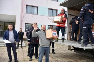Arnavutluk'ta 26 Kasım'da meydana gelen 6,3 büyüklüğündeki deprem sonrası Arnavutluk'a
