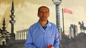Kimi zaman geleneksel çocuk oyunu seksek için zemine şekiller çizen