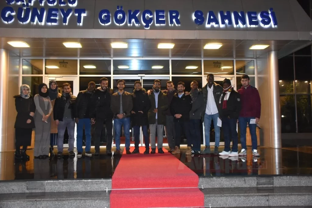 YTB’li yabancı öğrenciler "Cimri"yi izledi