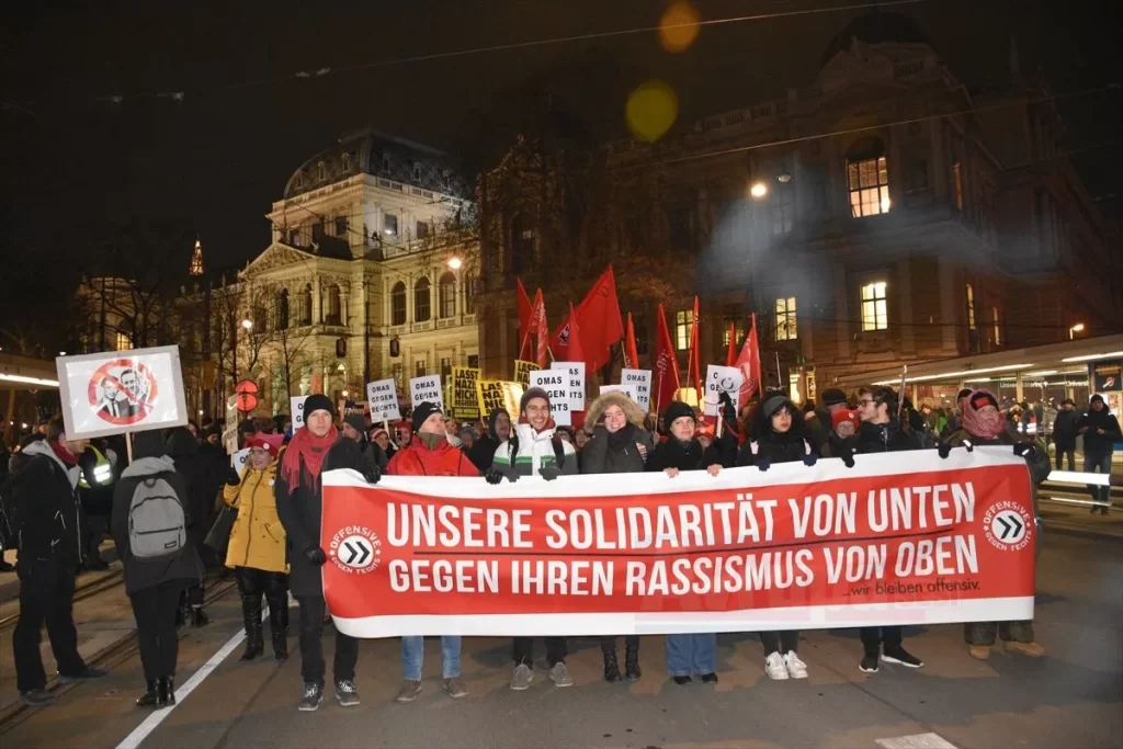 Avusturya’da aşırı sağcı parti karşıtı gösteri