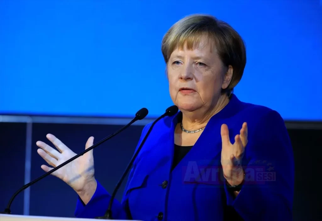 Merkel'den Orta Doğu'da iki devletli çözüm vurgusu