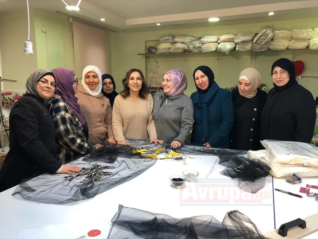 Suriyeli sığınmacıların kumaşları Londra Moda Haftası'nda