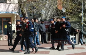 ÇANAKKALE   Çanakkale, İstanbul ve Balıkesir'de düzensiz göçmenlerin yurt dışına