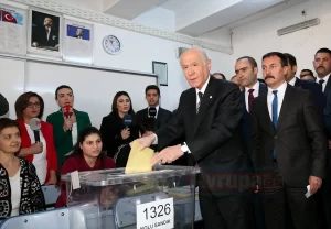 ANKARA Türkiye sandık başında Milliyetçi Hareket Partisi (MHP) Genel Başkanı