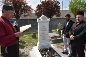   Devlet-i Aliyye Ocaklarının temsilcileri, TİKA tarafından restore edilen II.