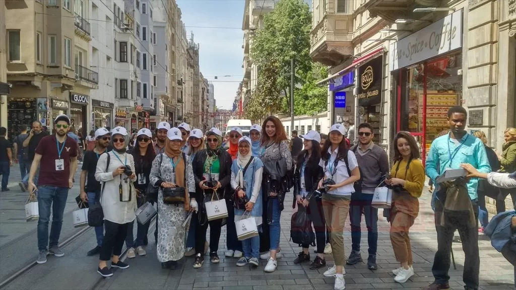 YTB öğrencileri İstanbul'da "fotoğraf safarisinde" buluştu