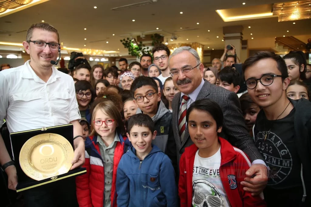 "Yakın zamanda uzay madenciliğinin olacağını düşünmüyorum"