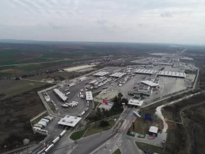 Avrıpa'nın çeşitli ülkelerinde yaşayan gurbetçiler, yaz tatillerini Türkiye'ye geçirmek üzere