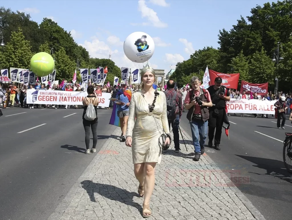 Avrupa'daki ırkçılık Almanya'da protesto edildi