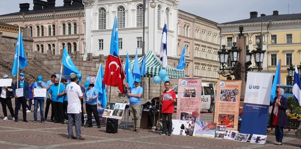 Finlandiya'da Uygur Türklerinden Çin'i protesto