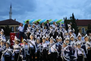 Başkent Üsküp'teki toplu sünnet şöleninde 300 çocuk sünnet edildi