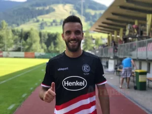 Fortuna Düsseldorf'ta forma giyen milli futbolcu Kenan Karaman:
"Net bir transfer