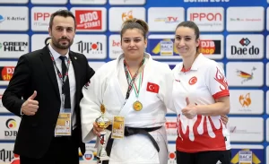 Türk sporcu Kübranur Esir kadınlar artı 78 kiloda bronz madalya