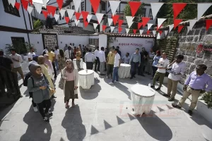 Yurtdışı Türkler ve Akraba Topluluklar Başkanlığının (YTB) Türkiye Bursları ile