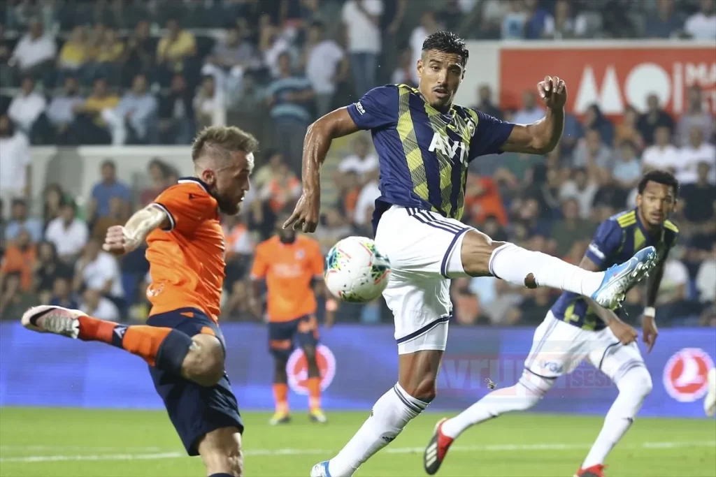 Fenerbahçe Medipol Başakşehir’i devirdi