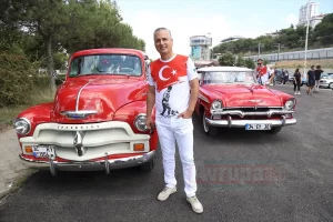 İstanbul Klasik Otomobilciler Derneği organizasyonunda Büyük Zafer’in 97'nci yıl dönümü