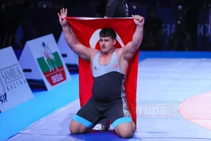 Dünya Güreş Şampiyonası'nda altın madalya kazanan milli sporcu Rıza Kayaalp: