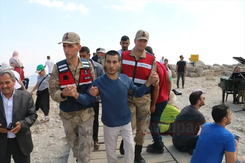 Adıyaman'ın Kahta ilçesine gelen engelliler